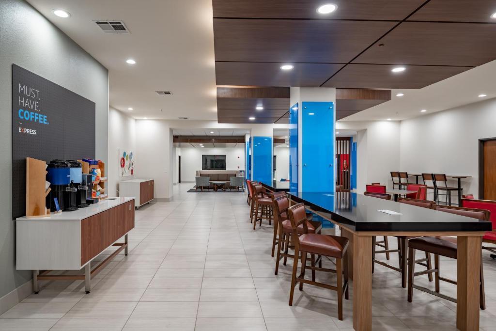 Holiday Inn Express & Suites N Waco Area - West By Ihg Kültér fotó